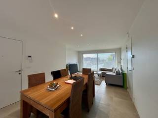 Recent instapklaar appartement met 2 slaapkamers en garage vlakbij het station te Tielt. Diverse horeca, winkels, onderwijs,...