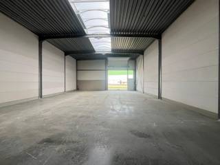 KMO - unit van 253 m² gelegen in de Middelmolenlaan 50.De unit ligt in een modern bedrijvenpark in Deurne, vlak bij de Bisschoppenhoflaan en het...