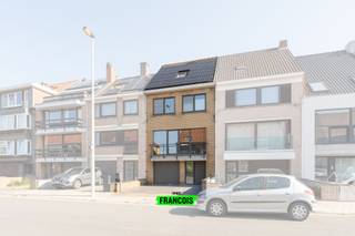 🏡 Welkom in het bruisende hart van Mariakerke, waar deze volledig gerenoveerde topwoning op jou wacht! Alles is vernieuwd met oog voor kwaliteit...