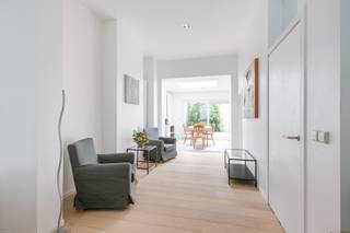Located at Kunstlaan 4, this charming townhouse features a beautiful façade and a practical layout. Thanks to its central location, you benefit...