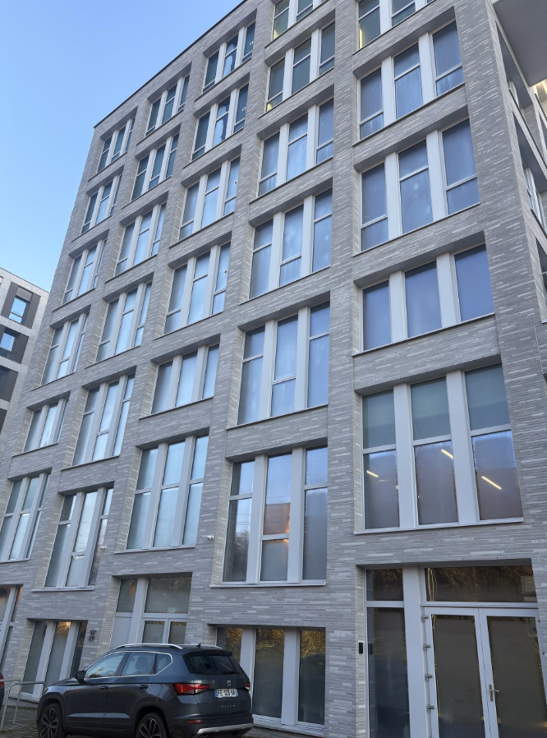 Nieuwbouw kantoren/polyvalente ruimten te Anderlecht - foto 1