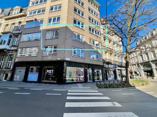 Ruim appartement met twee slaapkamers in het hartje van Gent.Het appartement is uitstekend gelegen, vlakbij het openbaar vervoer en op wandelafstand...