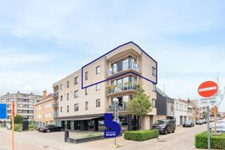 Mariakerke, de aangename volksbuurt van Oostende vlak aan de zee. Recht tegenover het zwembad bevindt zich dit twee slaapkamer appartement.Bij mooi...