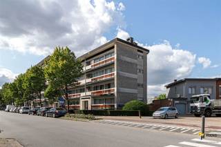 Nieuwdreef 134 (3e verd.) - Merksem Verzorgd appartement (89 m²) met 3 slaapkamers, autostaanplaats en terras (5 m²) in Merksem. In de Nieuwdreef...