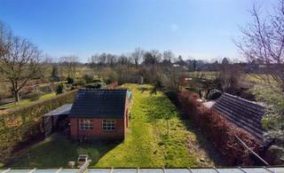 Deze woning heeft vele troeven, zeker weten! Er is ook werk aan, dat is een feit! Daar liegt het EPC-label niet om en op de foto’s zie je ook wel...