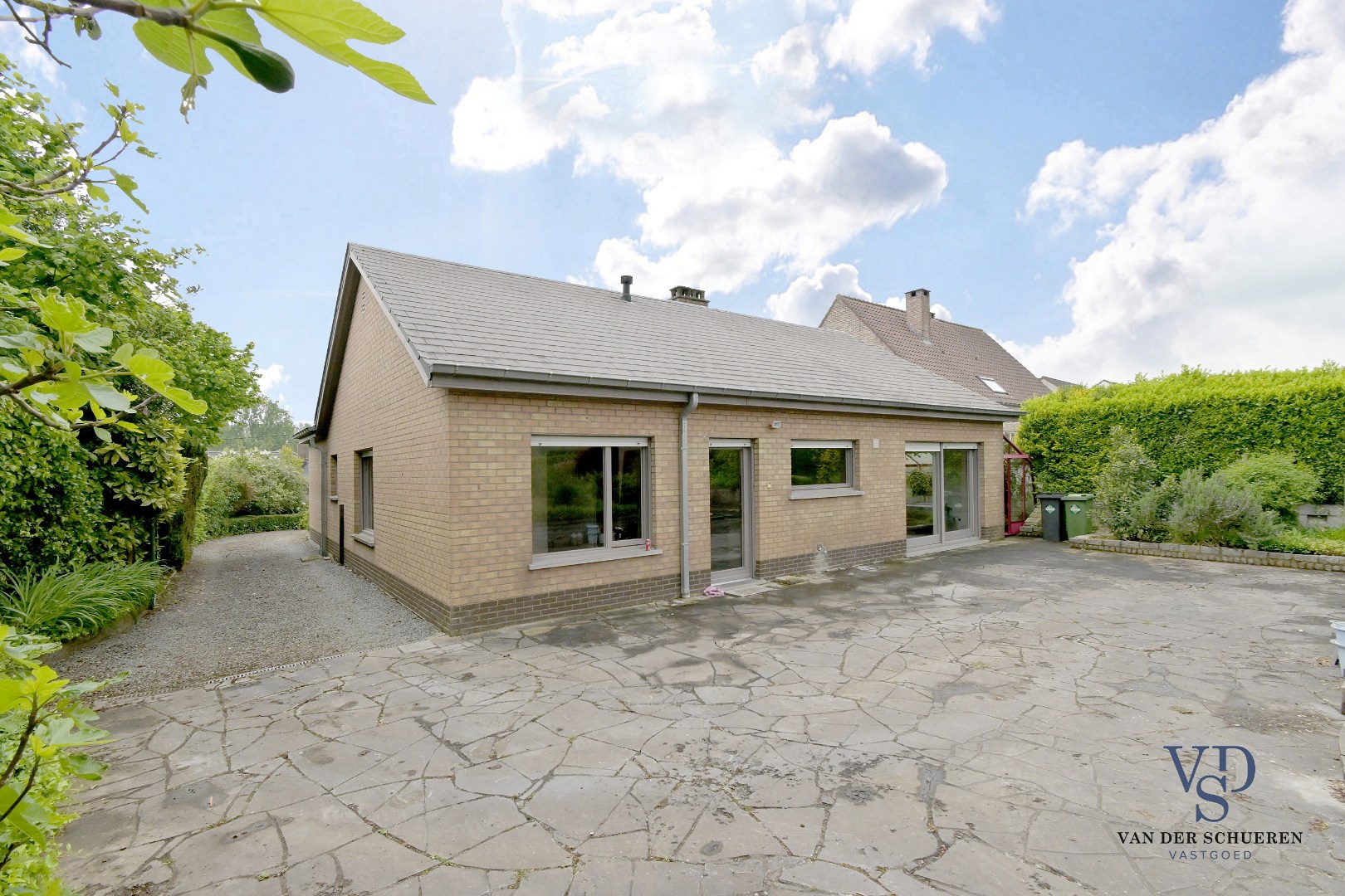 Goedgelegen bungalowwoning te Moerbeke. - foto 4