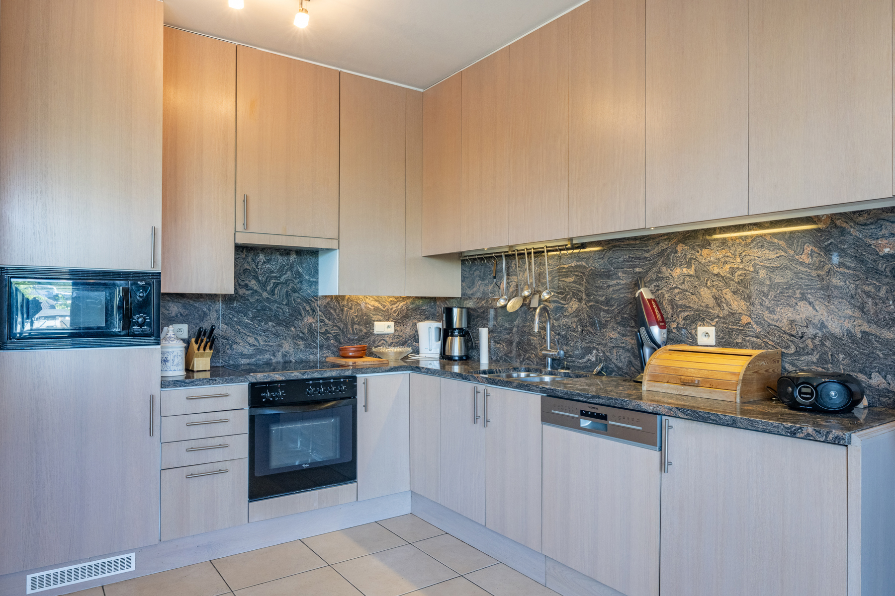 LICHTRIJK APPARTEMENT IN MORTSEL - foto 4