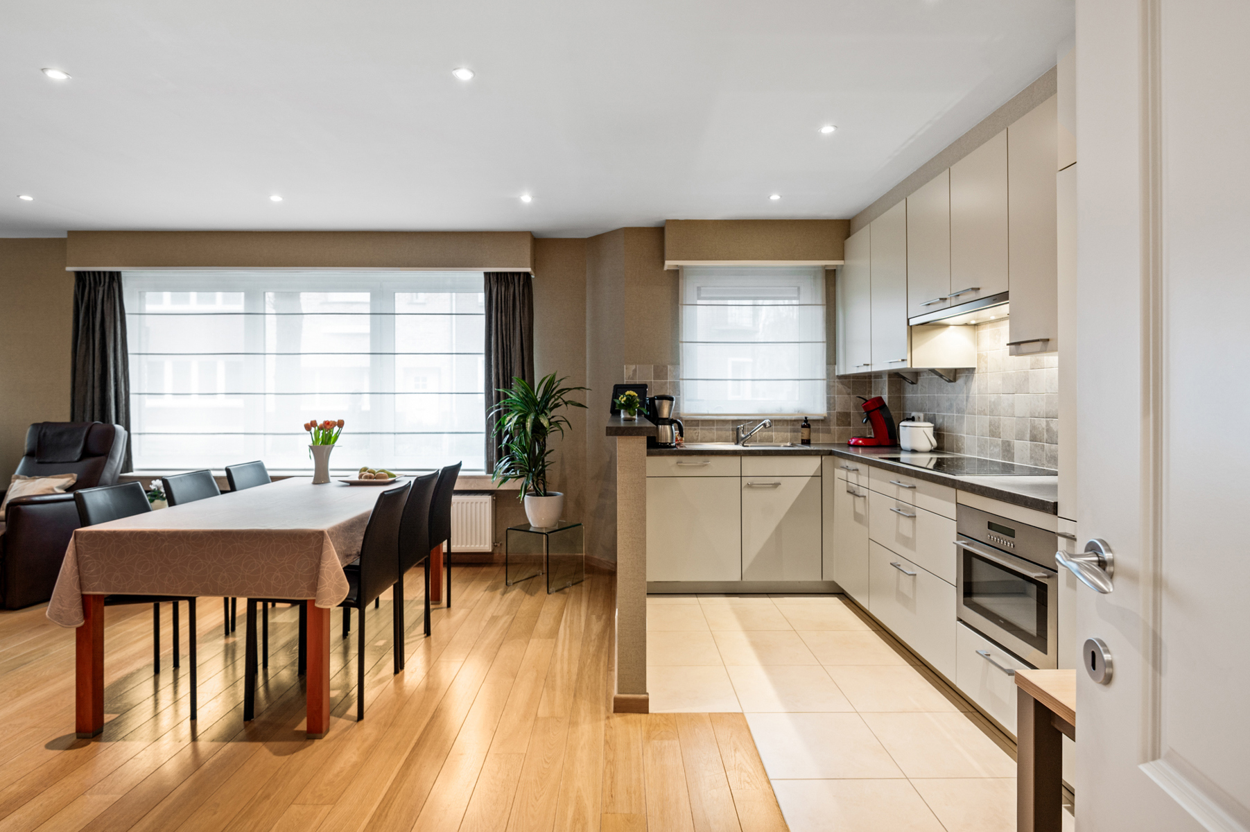 Ruim gelijkvloers appartement vlak buiten centrum Aartselaar - foto 5