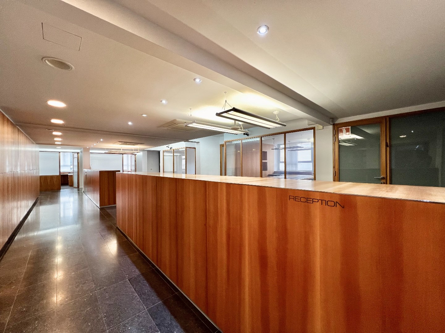 Commercial à louer à Anvers - photo 5