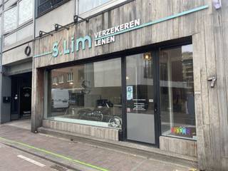 Instapklaar handelspand of kantoorruimte in het centrum van Genk.Dit multifunctioneel handelspand van ca 75 m² werd enkele jaren geleden vernieuwd...