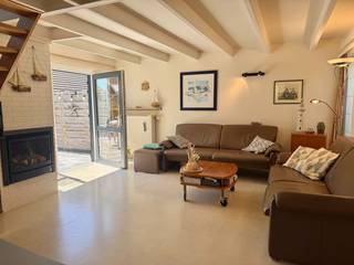 Oostduinkerke - Sunparks: Uiterst nette en verzorgde vakantiewoning met 3 slaapkamers. Indeling: inkomhal met apart toilet. Open keuken; Aangelegde tuin met terras voorzien van zonneluifel en praktische tuinberging; 3 slaapkamers telkens voorzien van voldoende opbergmogelijkheden. Badkamer met ligbad met douche mogelijkheid en wastafel. Er is parking op het perceel voorzien + vlakbij de vakantiewoning. <br /><br /><br />Bel Dries, ook op zon-en feestdagen, 0478/937.935, of kom langs op kantoor 'Immo Maritiem' naast het kerkje in Nieuwpoort-bad.