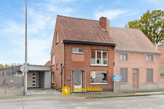 Halfopen bebouwing met 3 slaapkamers, 2 badkamers, jacuzzi en energiezuinige voorzieningen te koop in Moerbeke (Lokeren)!In de Hospicestraat 63 te...