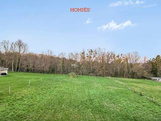 Graag stellen wij u deze ruime bouwgrond van 17a77ca voor, gelegen in de Renierstraat 10A te Huldenberg, rustig gesitueerd in een...