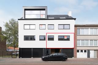 PRACHTIG TRIPLEX-APPARTEMENT IN RECENTE RESIDENTIE TE OOSTENDE.In de rustige Zwaluwenstraat te Oostende, op wandelafstand van winkels, openbaar...