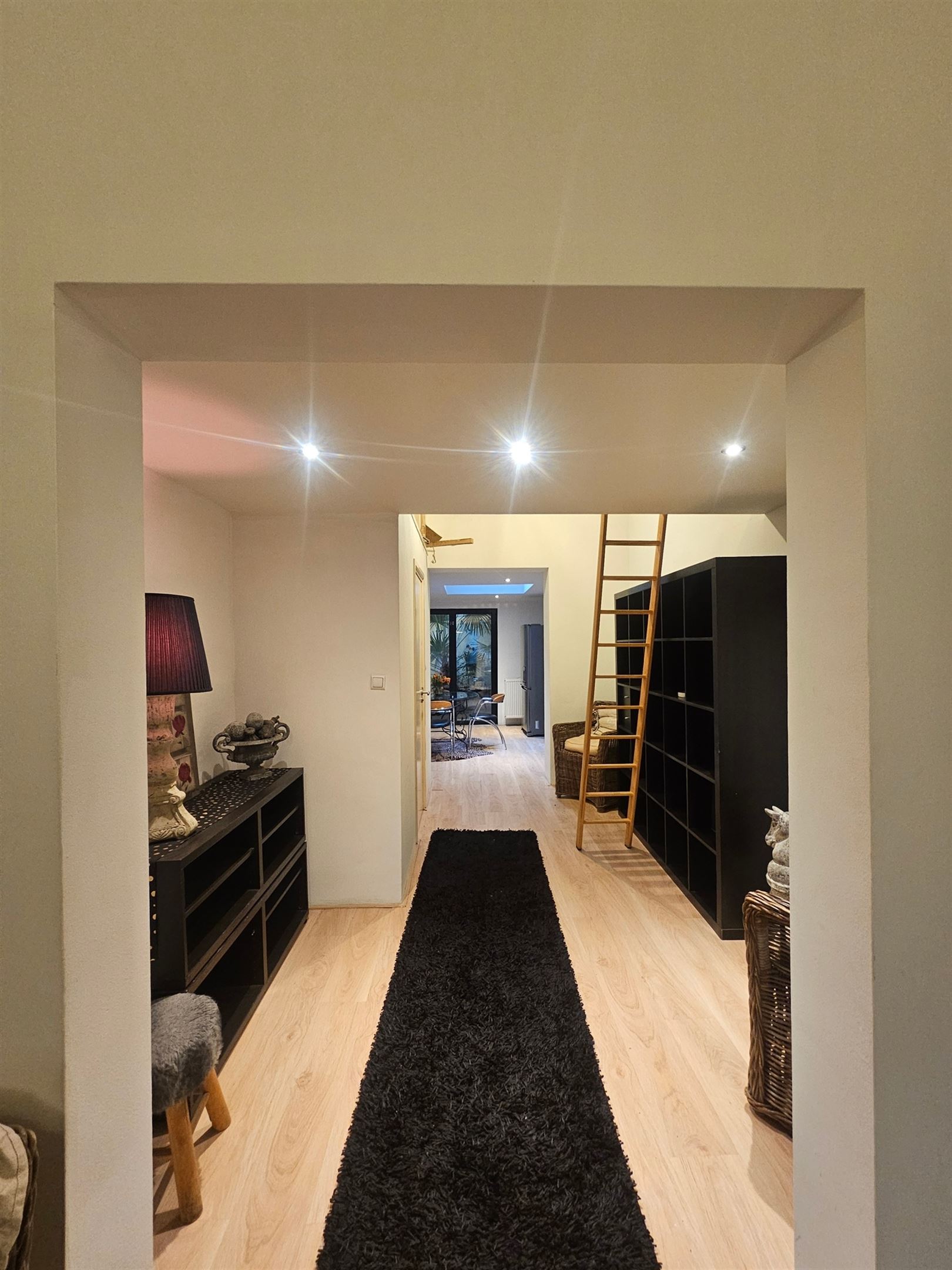 Volledig vernieuwd appartement vlakbij Italiëlei. - foto 2