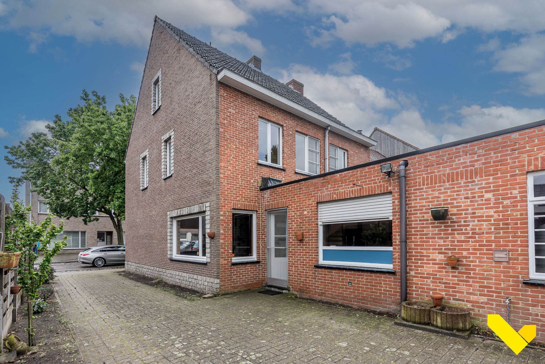 Ruime centraal gelegen gezinswoning met 4 slaapkamers. - foto 4