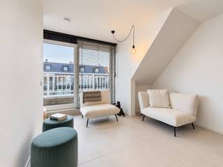 Instapklaar appartement in een kleinschalige residentie op korte wandelafstand van de winkelstraat en het strand in Nieuwpoort-Bad.<br />Het appartement omvat een inkomhal met apart toilet, een lichtrijke woonkamer met eetplaats en een open, volledig uitgeruste keuken. Aansluitend bevindt zich het zongerichte terras. Verder beschikt het appartement over een volwaardige slaapkamer en een badkamer met douche, wastafel en handdoekradiator. Daarnaast is er ook een privatieve kelderberging inbegrepen op -2 niveau.<br />Dit appartement is ideaal als tweede verblijf aan zee of als interessante investering.