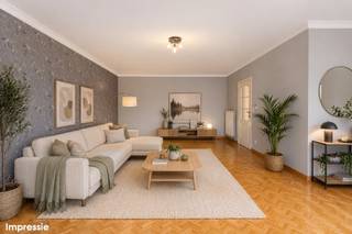 Dit ruime en lichtrijke appartement geniet van een uitstekende ligging in Sint-Niklaas, vlak bij winkels, openbaar vervoer, het treinstation en...