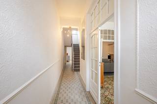 Deze ruime stadswoning is ideaal gelegen op wandelafstand van het centrum en het stadspark van Aalst en biedt tal van mogelijkheden voor wie op...