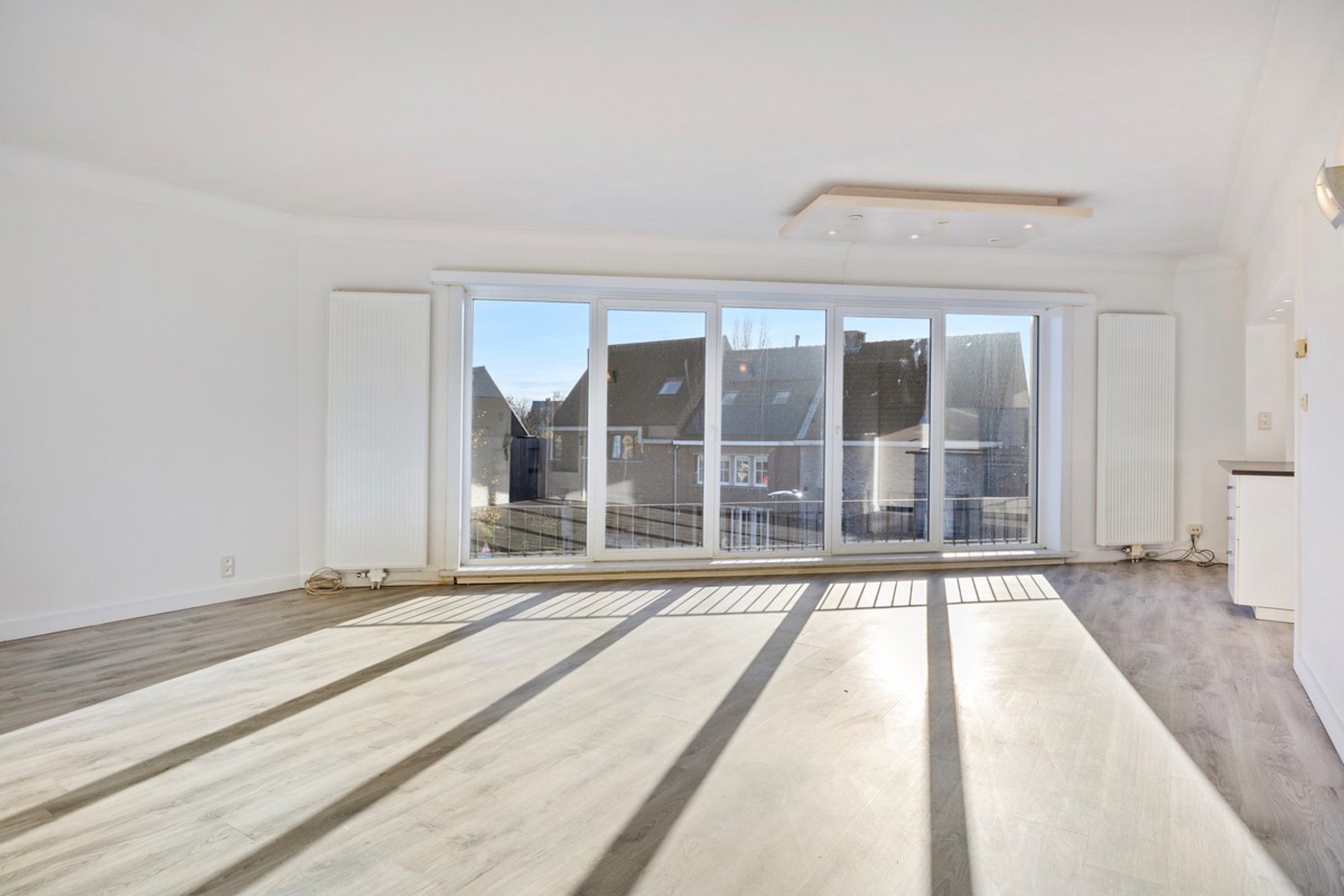 Ruim instapklaar appartement met 3 slaapkamers op toplocatie - foto 3