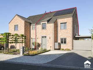 Prachtige landelijke gezinswoning op 694m² te koop in Lommel!Lutlommel: Prachtige, recente en volledig instapklare gezinswoning (3 slks) met...