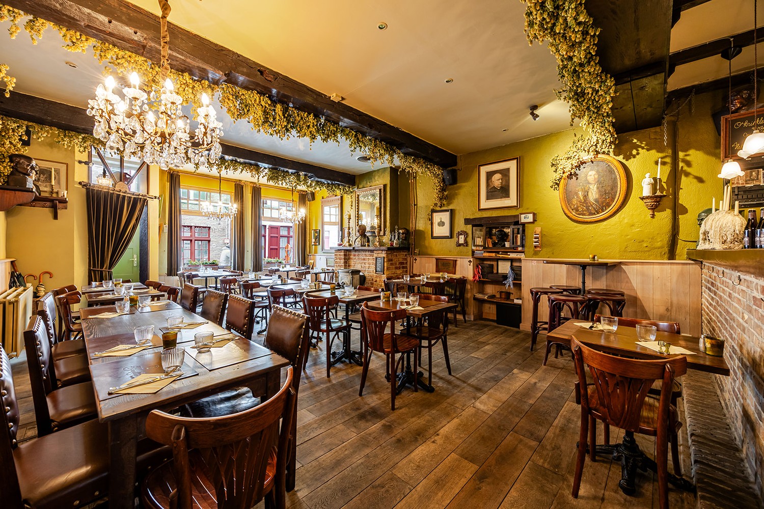 Een historisch Brugs pand in het Sint-Annakwartier, met groot zonneterras - foto 4