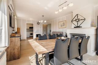 Topper!!! Instapklaar ruim appartement met 2 slaapkamers en garageIndeling: ruime inkomhal, lichtrijke leefruimte met terras, keuken,...