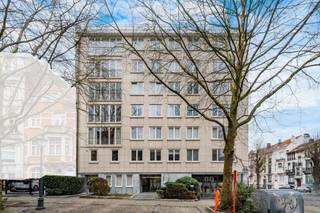 Info en bezoek - 02 315 51 71. Op de zeer gewilde Avenue Molière op nummer 86, op een steenworp afstand van alle voorzieningen en openbaar...