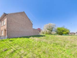 Dit perceel bouwgrond voor een halfopen bebouwing is gelegen in Wommersom (Linter). Het perceel heeft de ideale locatie voor de toekomstige...