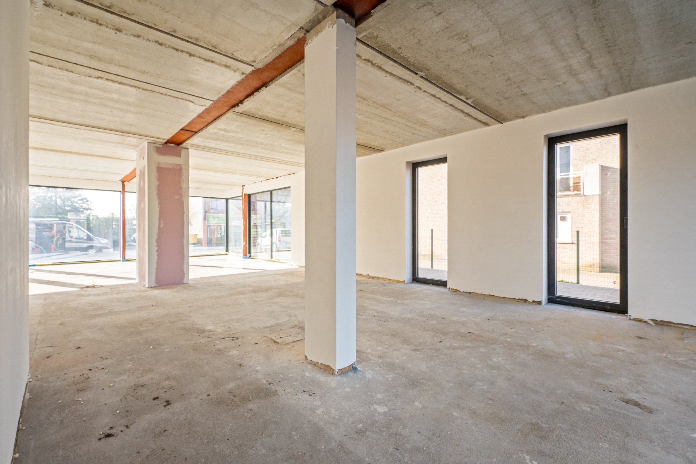 Kantoorruimte op uitstekende locatie te Heist-op-den-Berg - foto 2