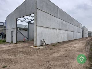 Nieuwe KMO-units te Roeselare, een modern en duurzaam bedrijventerrein bestaande uit 10 loodsen.In dit nieuwe KMO-park, *ARDOPOORT*, bieden wij een...