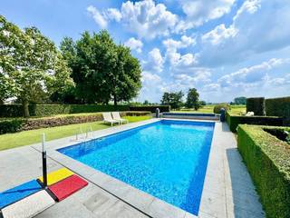 VERKOCHT - COMPROMIS IN OPMAAK !Deze open bebouwing gelegen op een FENOMENALE locatie (zuidgericht) in een aangename straat/wijk zonder doorgaand...