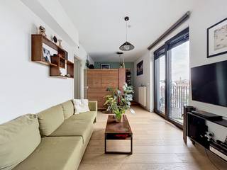 Tel : 0456 79 45 19 / E-mail : sophia.vanhove@weinvest.be<br /><br />
<p><span>We Invest biedt u deze charmante gemeubelde studio aan, gelegen in de Rue Notre-Dame-du-Sommeil 40 in Brussel.</span></p>
<p><span>De woning is ideaal gelegen in Brussel, nabij winkels, openbaar vervoer en alle voorzieningen.</span></p>
<p><span>De studio bestaat uit een aangename leefruimte met een zithoek, een slaaphoek, een uitgeruste keuken, een douchekamer en een apart toilet.</span></p>
<p><span>De woning beschikt eveneens over een aangenaam terras en een privatieve kelder.</span></p>
<p><span>Huurprijs: €1.000/maand</span><br /><span>Lasten: €110/maand (provisie voor verwarming en onderhoud van de gemeenschappelijke delen).</span></p>
<p><span>EPC: C+</span></p>
<p><span>Beschikbaar vanaf 6 november.</span></p>
<p><span>Minimumduur van de huurovereenkomst: 3 jaar.</span></p>
<p><span>Mis deze kans niet en plan snel een bezoek! Voor meer exclusieve panden, bezoek </span><span>www.weinvest.be</span></p>
