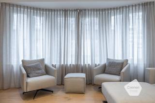 Dit volledig gerenoveerd 1-slaapkamer appartement bevindt zich op de tweede verdieping en op wandelafstand van de Visserskaai, het centrum...