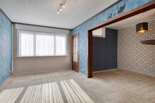 Ben je op zoek naar een gelijkvloers appartement met 2 slaapkamers nabij centrum Wetteren? Zoek niet verder! Dit appartement op de Vijverstraat...