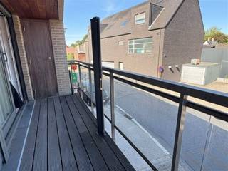 Appartement op een leuke ligging nabij het centrum van Belsele. Dit appartement biedt een zeer mooie afwerking en verrassend ruime kamers. Via...