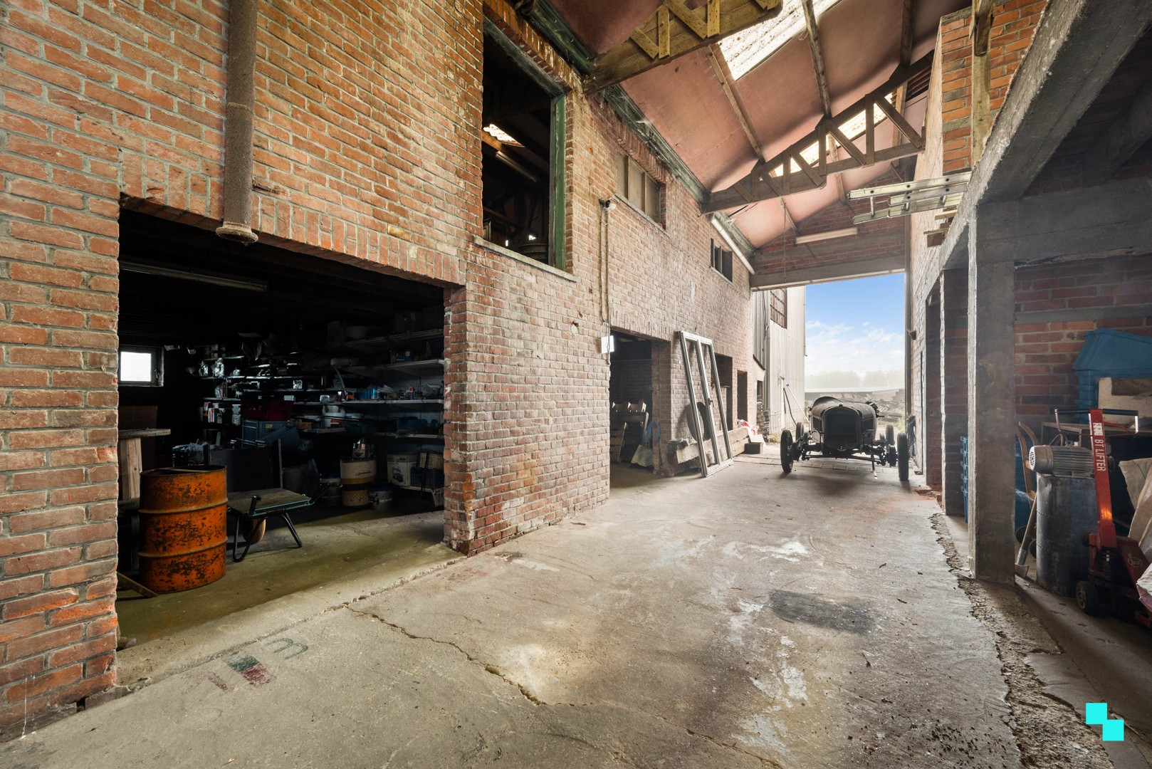 Authentiek bedrijfsgebouw met mogelijkheid tot geïntegreerde woonst - photo 5