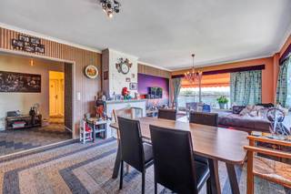 Voor meer info of bezoek, bel 02 884 23 23 - In de Voorstraat 146 te Anderlecht, bevindt zich dit lichtrijk 3-slaapkamer appartement, gelegen op...