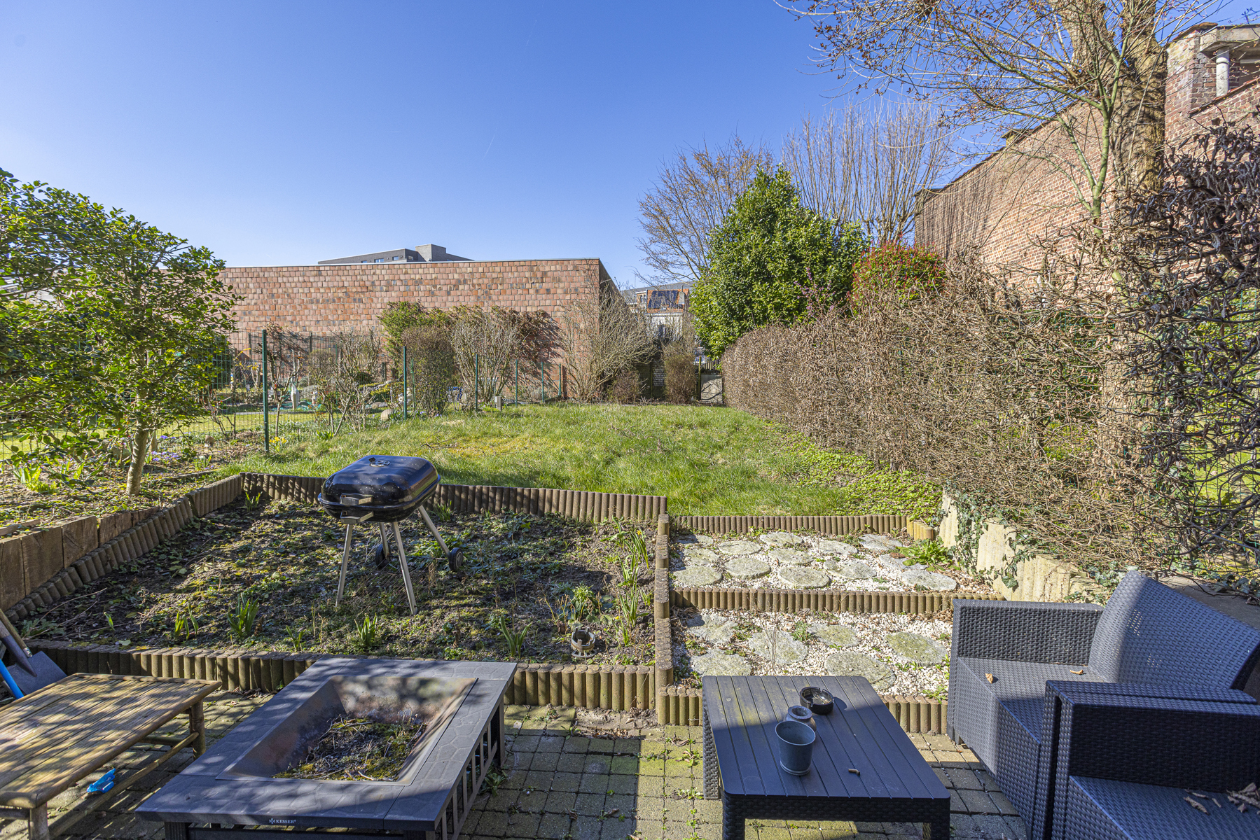 Opbrengstgebouw met 4 appartementen en 2 garages - foto 5