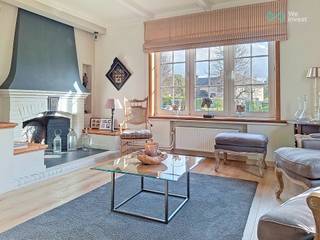 Dit charmante huis ligt in een rustige en gewilde woonwijk in Meise en zal u bekoren met zijn lichte ruimtes en gezellige sfeer.Bij binnenkomst komt...