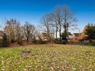 Located in a dead-end and child-friendly street, a stone's throw from the pleasant village center of Erps-Kwerps, we are pleased to offer for...