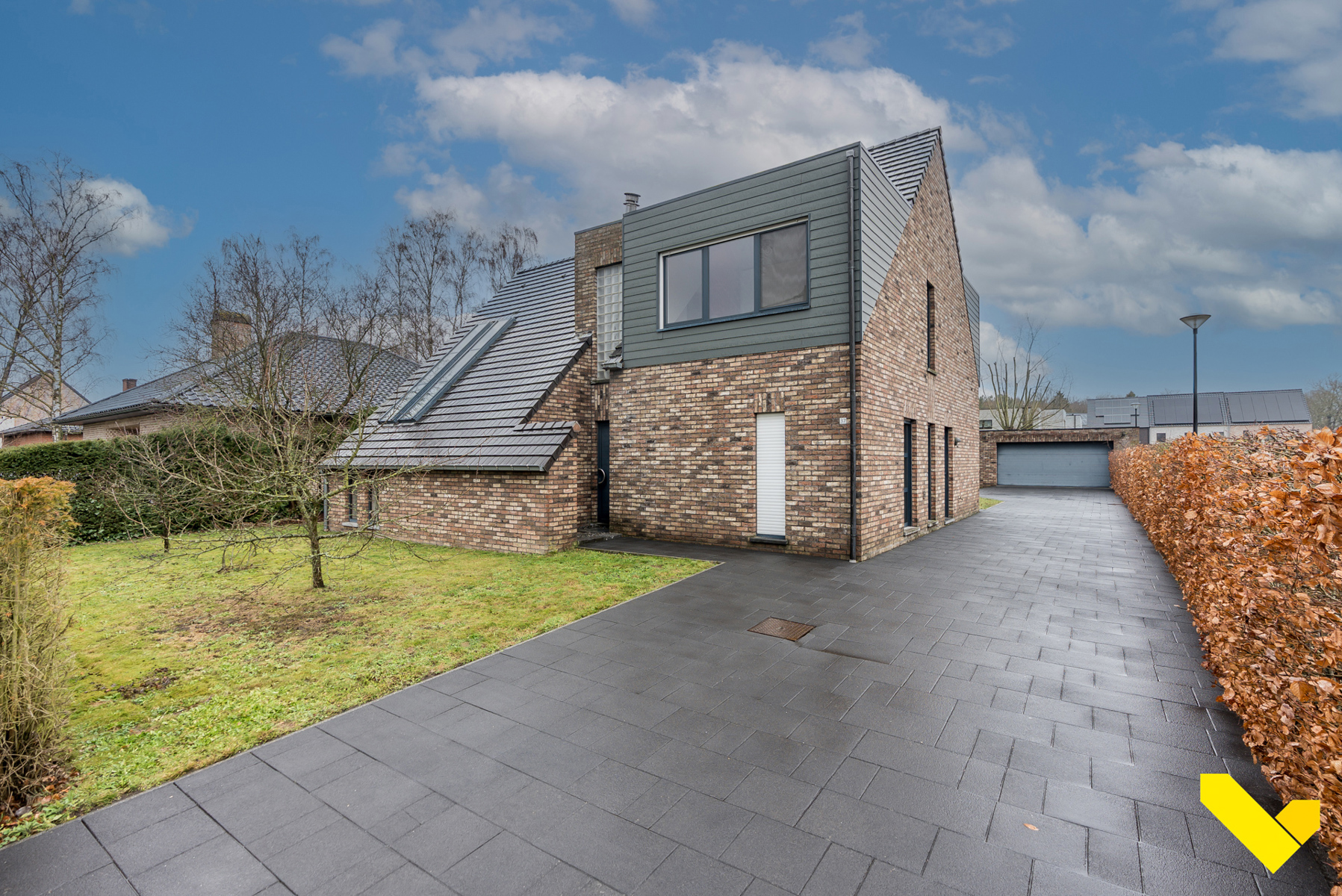 Instapklare gezinswoning met ruime tuin en garage - foto 2