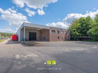 BEDRIJFSPAND BESTAANDE UIT HAL, ATELIERS, KANTOREN EN SANITAIR OP EEN PERCEEL VAN 18A89CA TE DILSEN-STOKKEM.TROEVEN- Zeer gunstige ligging in...