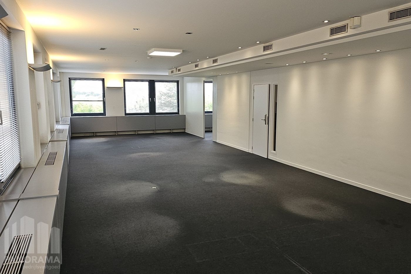 260 m² de bureaux et 80 m² de stockage à proximité du Ring R0/E40 - photo 2
