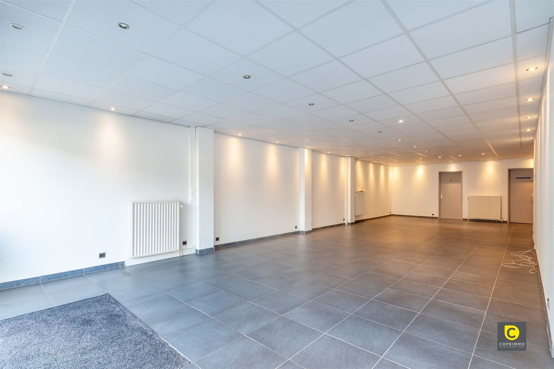 Commercial for rent in Mortsel - photo 2