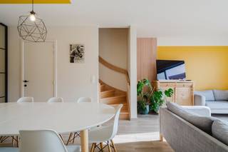 In de gegeerde en recente woonwijk Langwater te Kortrijk bevindt zich deze moderne en instapklare woning die comfort, ruimte en...