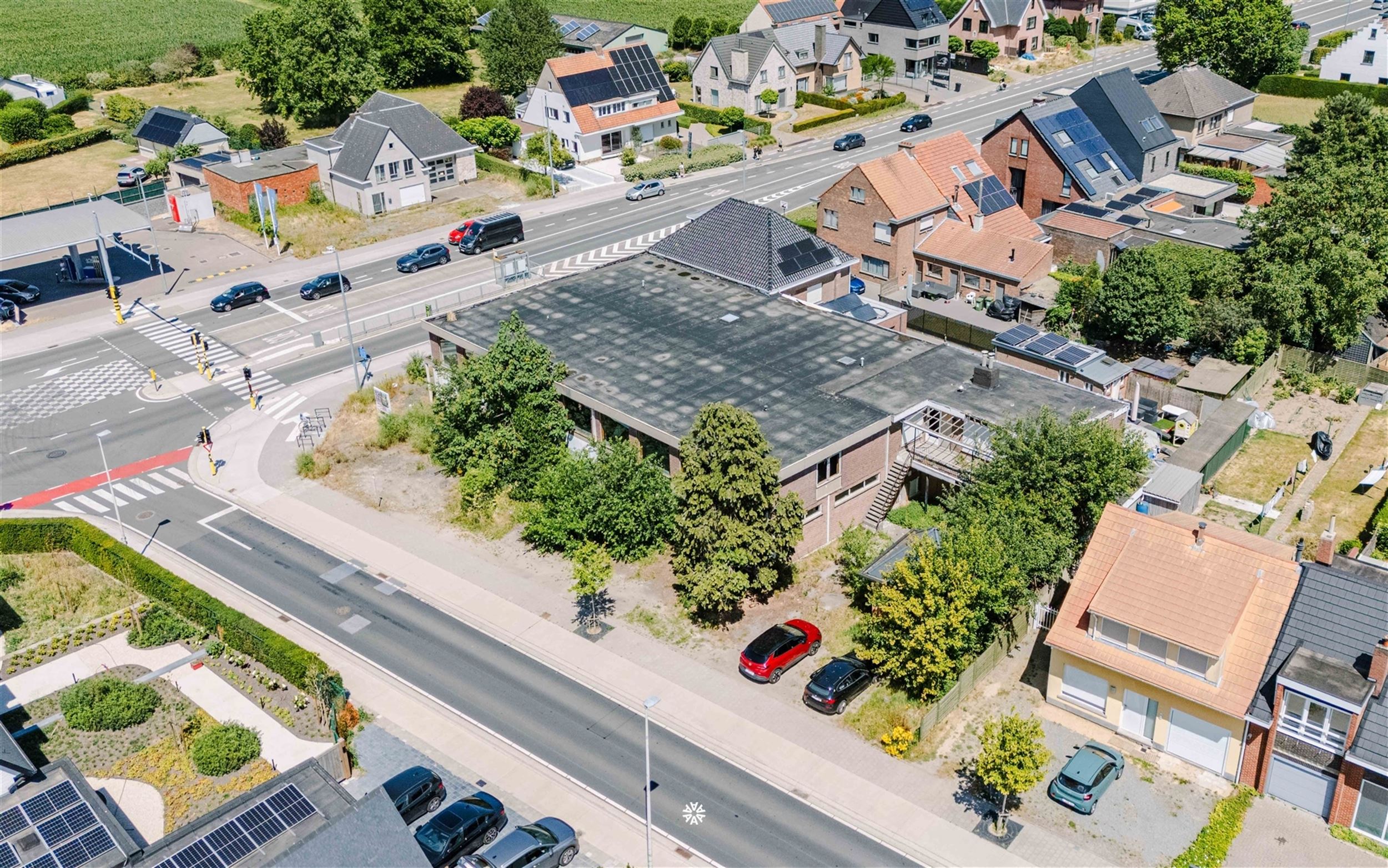 Terrain à bâtir stratégiquement situé avec des possibilités polyvalentes - photo 4