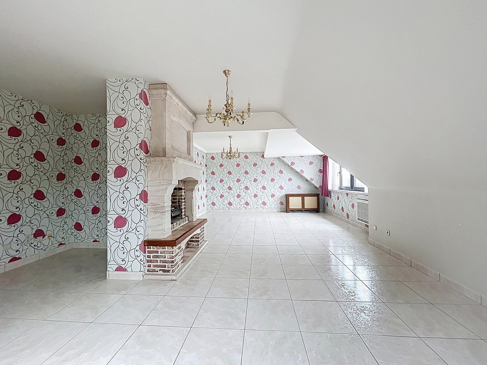 Centraal gelegen én Ruim dakappartement met 2 SLPK! - foto 4