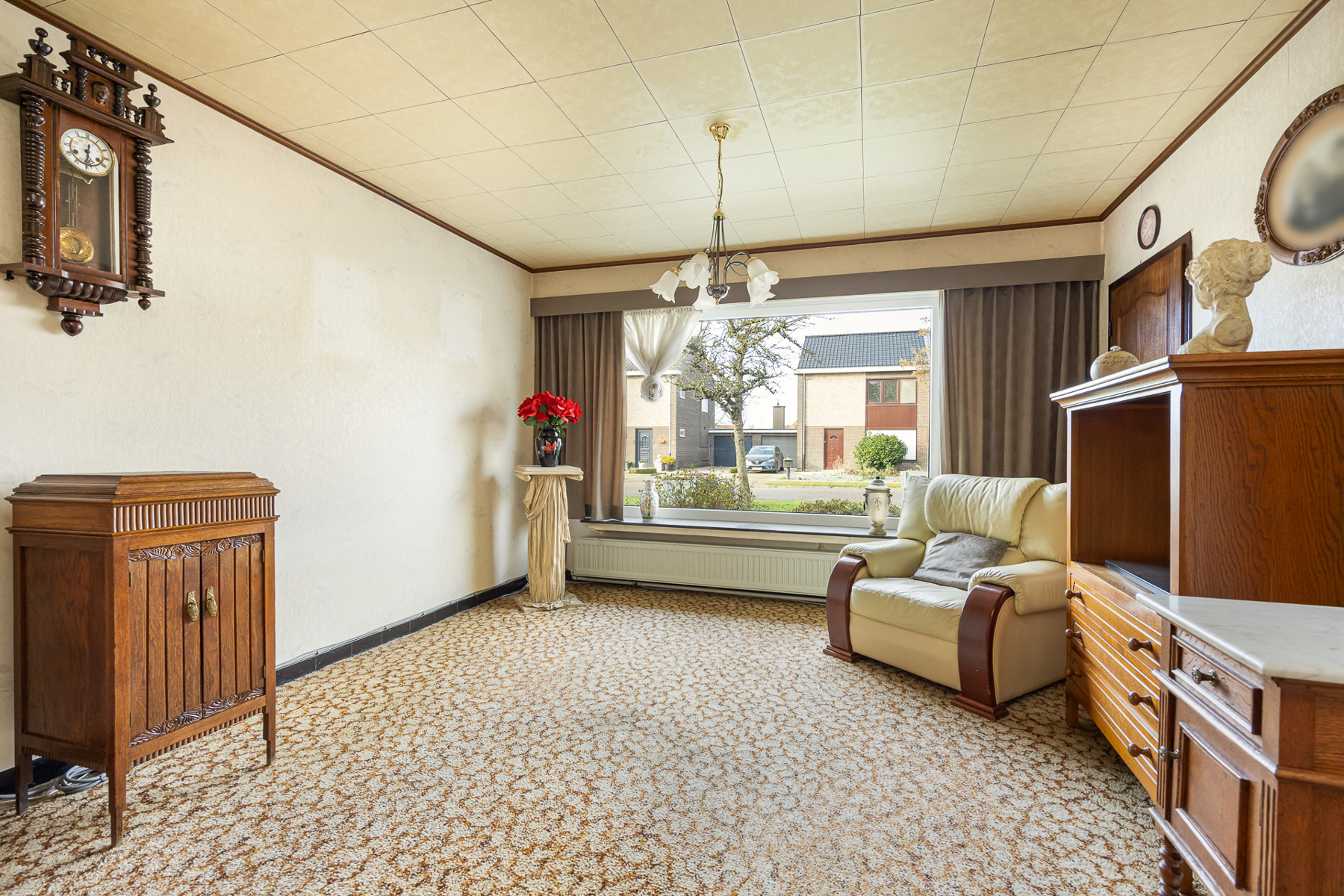 Halfopen bebouwing met 3 slaapkamers en garage op een perceel van 315m². - foto 4