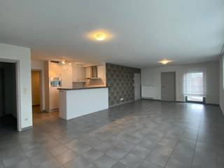 RUIM APPARTEMENT MET 2 SLAAPKAMERSDit lichtrijke appartement is gelegen net buiten het centrum van Meeuwen op de eerste verdieping van dit complex...